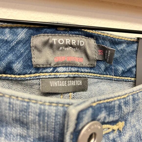 New Torrid Blue Crop Boyfriend Jeans - Size 18 - Picture 4 of 7